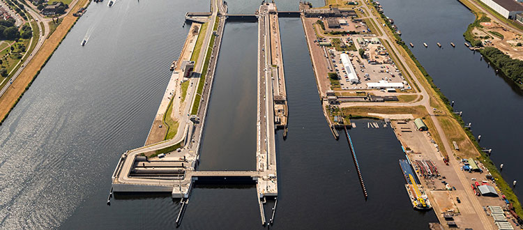 The largest maritime lock in the world was built in Amsterdam